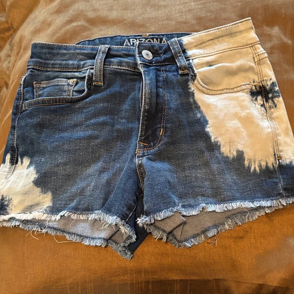 Arizona Jean Company Blue and White Denim Shorts - Picture 1 of 7